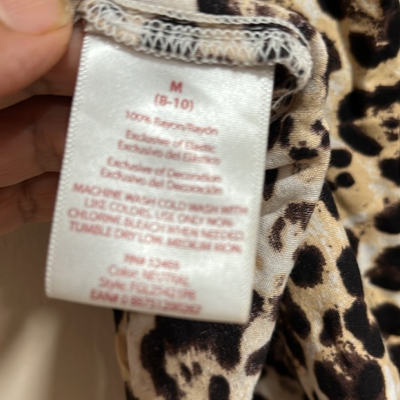 Faded Glory Black and Cream Ruched Cap Sleeve Blouse - Picture 4 of 4